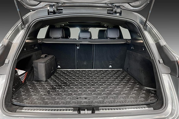 Mercedes-Benz EQC400 8 of 25