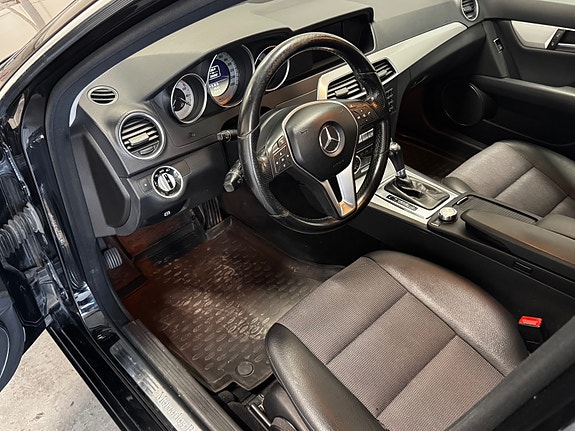 Mercedes-Benz C180 15 of 18