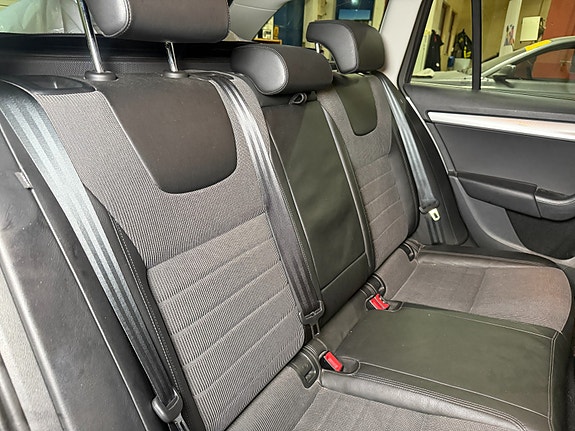 Skoda Octavia 16 of 30