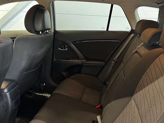 Toyota Avensis 24 of 30