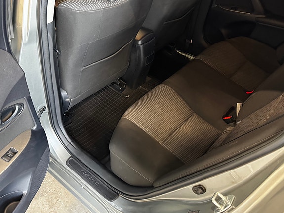 Toyota Avensis 23 of 30