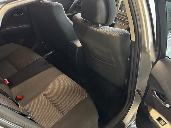 Toyota Avensis 27 of 30