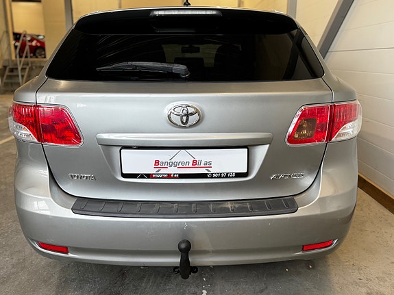 Toyota Avensis 10 of 30