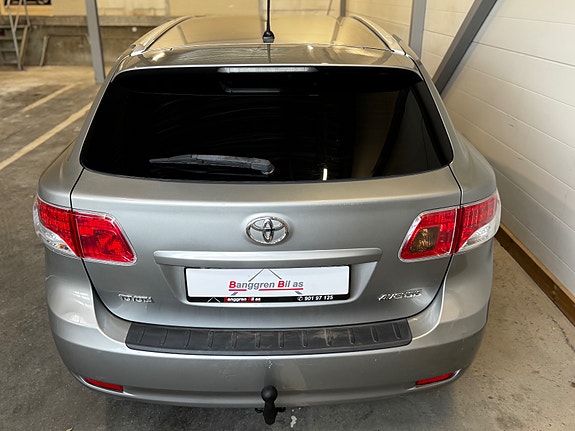 Toyota Avensis 9 of 30