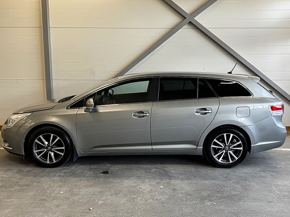 Toyota Avensis 7 of 30