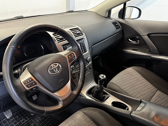 Toyota Avensis 15 of 30
