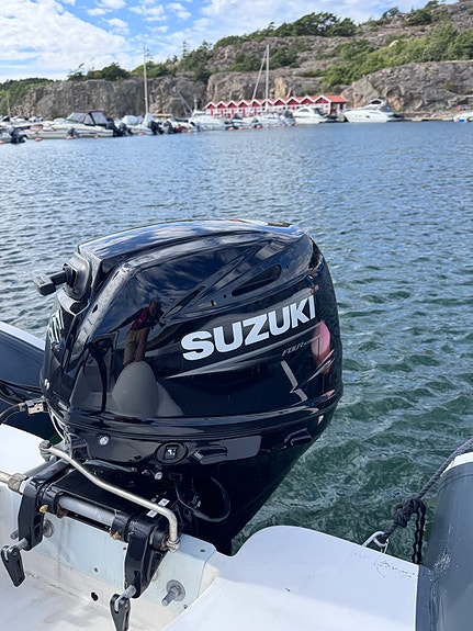 Suzumar MX 450 LUX med ny 30 hk Suzuki (sommeren 2025) og reg. henger 5 of 9