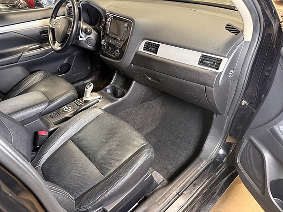 Mitsubishi Outlander 28 of 30
