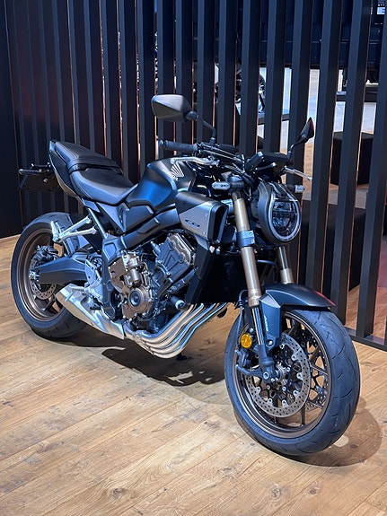 Honda CB650R E-clutch 4 of 9