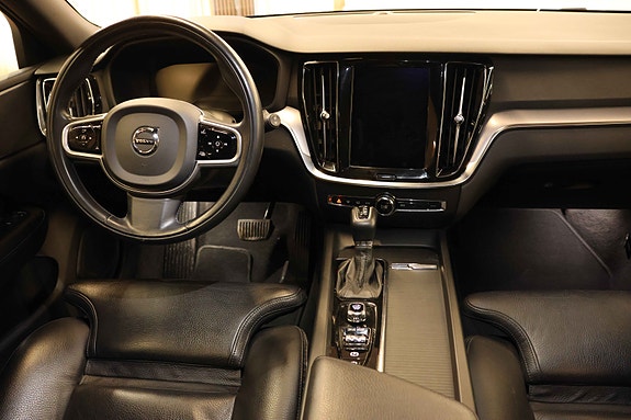 Volvo V60 Cross Country 17 of 30