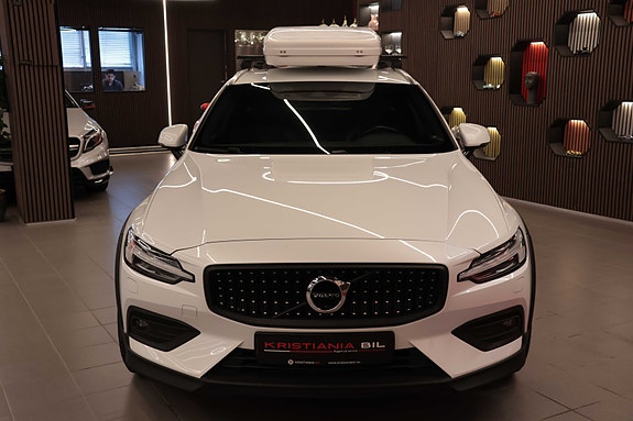 Volvo V60 Cross Country 4 of 30