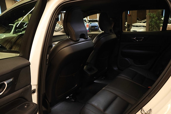 Volvo V60 Cross Country 22 of 30