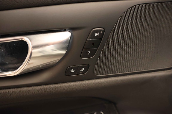 Volvo V60 Cross Country 25 of 30