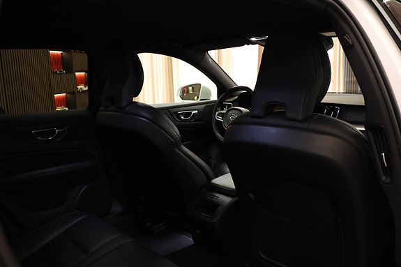 Volvo V60 Cross Country 15 of 30