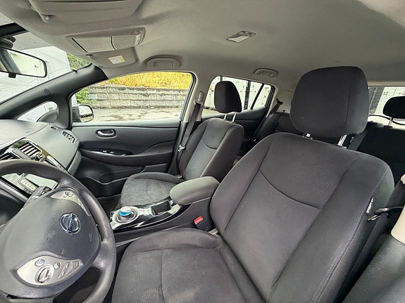 Nissan Leaf 6 of 26
