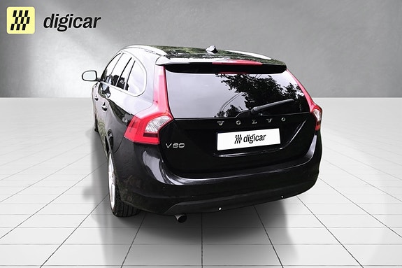 Volvo V60 3 of 15