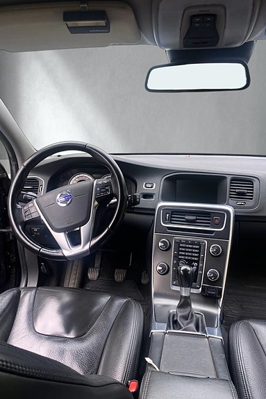 Volvo V60 9 of 15