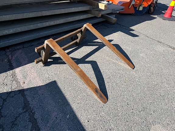 JCB 409POK01780545 2 of 5