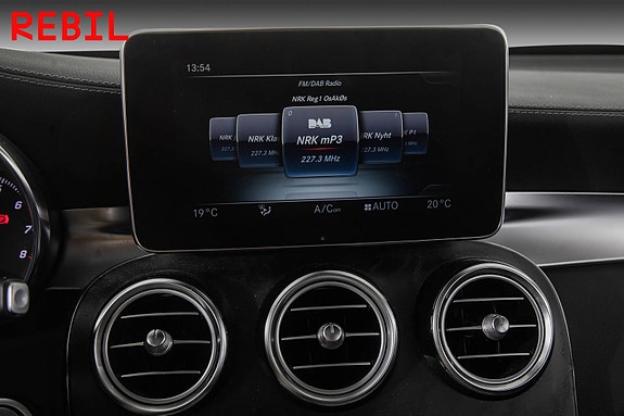 Mercedes-Benz GLC350 e 19 of 30