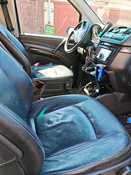 Mercedes-Benz Viano 9 of 16