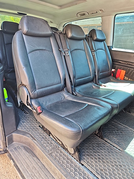 Mercedes-Benz Viano 12 of 16