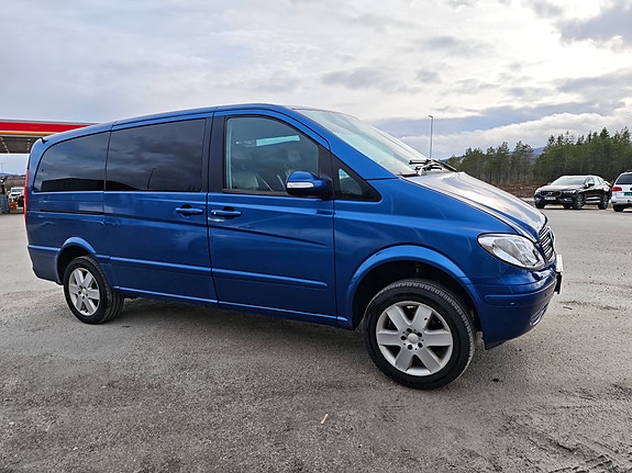 Mercedes-Benz Viano 7 of 16