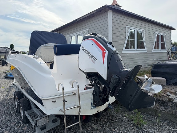 20 fot Båt 2006 Ocean Master med 150 hk Evenrude E-Tec 3 of 5