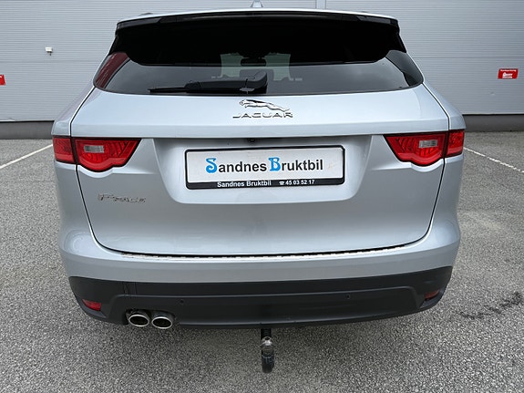 Jaguar F-PACE 5 of 30
