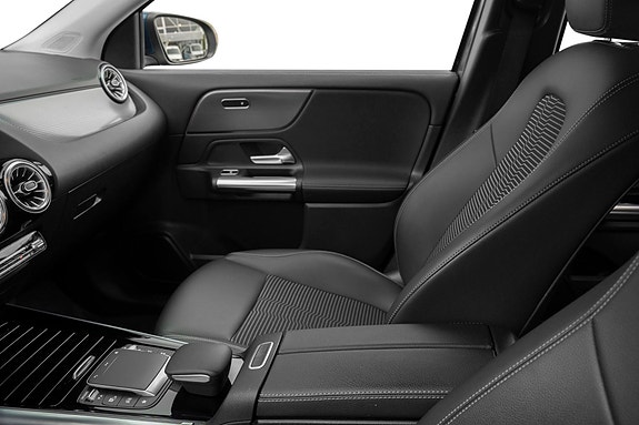 Mercedes-Benz EQA300 30 of 30