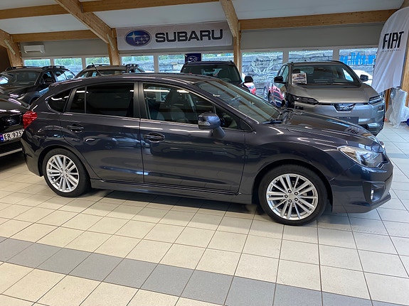 Subaru Impreza 5 of 17