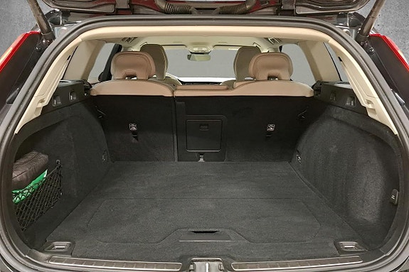 Volvo V60 14 of 29