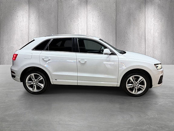 Audi Q3 4 of 23