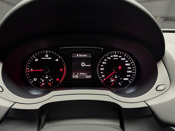 Audi Q3 15 of 23