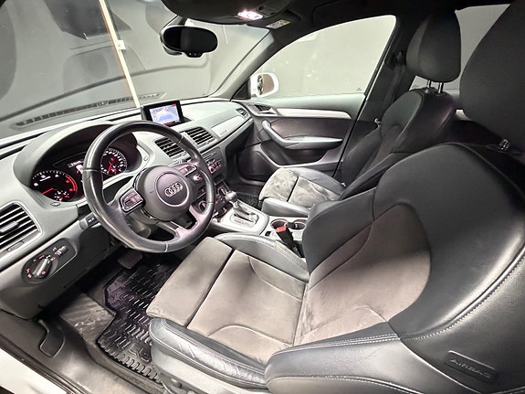 Audi Q3 12 of 23