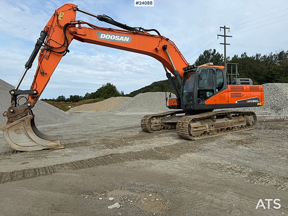 Doosan DX300 LC-5 gravemaskin m/ graveskuffe 3 of 30