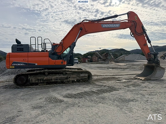 Doosan DX300 LC-5 gravemaskin m/ graveskuffe 13 of 30