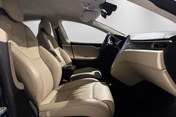 Tesla Model S 29 of 30