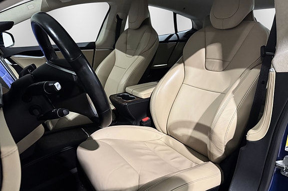 Tesla Model S 19 of 30