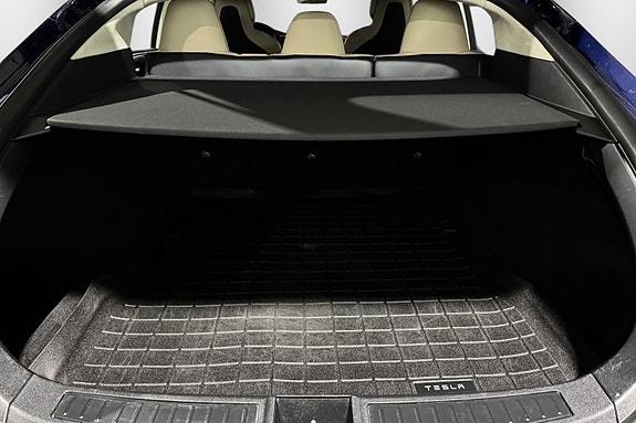 Tesla Model S 24 of 30