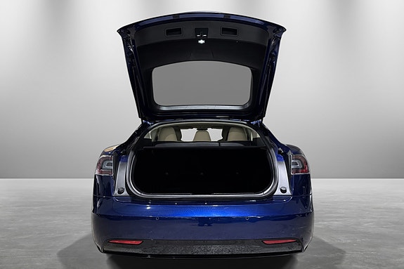 Tesla Model S 23 of 30