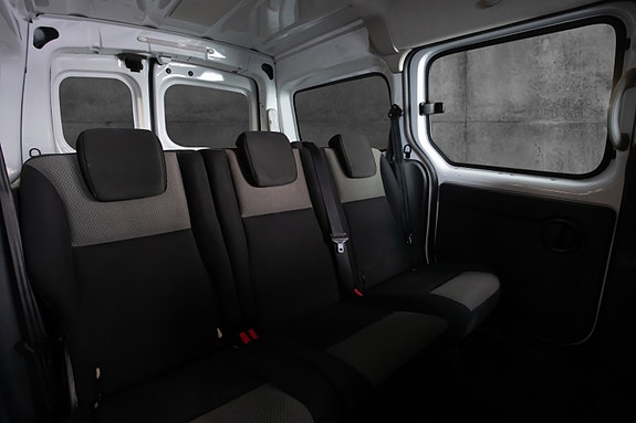 Renault Express 9 of 17
