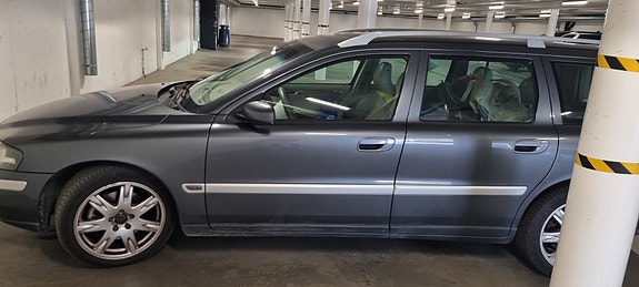 Volvo V70 5 of 5