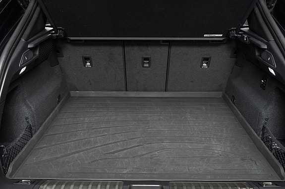 Porsche Macan Turbo 28 of 30