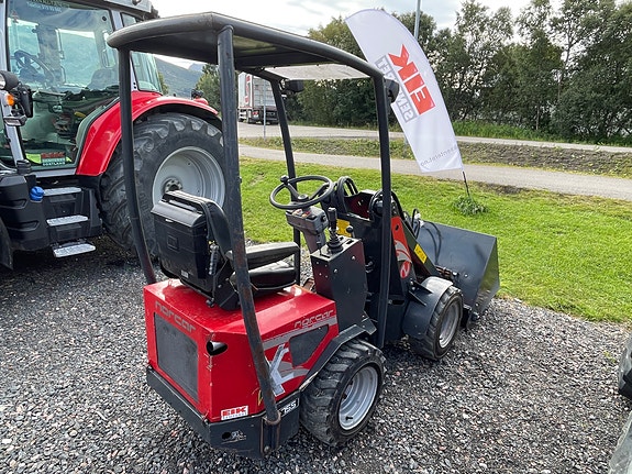 Norcar 755XC 3 of 14