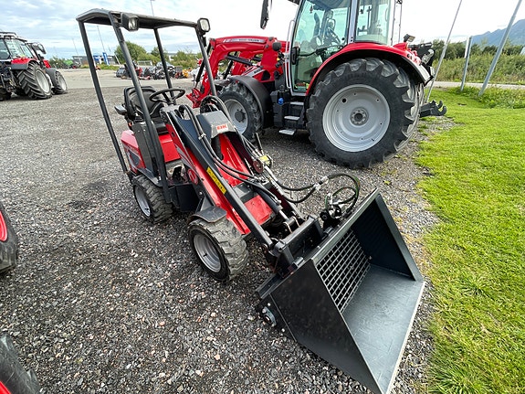 Norcar 755XC 2 of 14