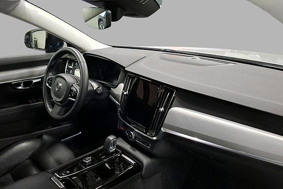 Volvo V90 15 of 29