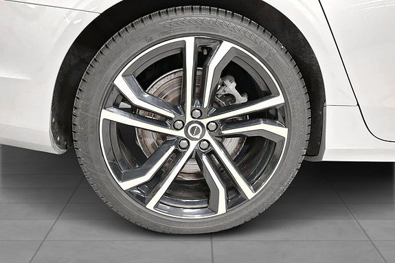 Volvo V90 21 of 29
