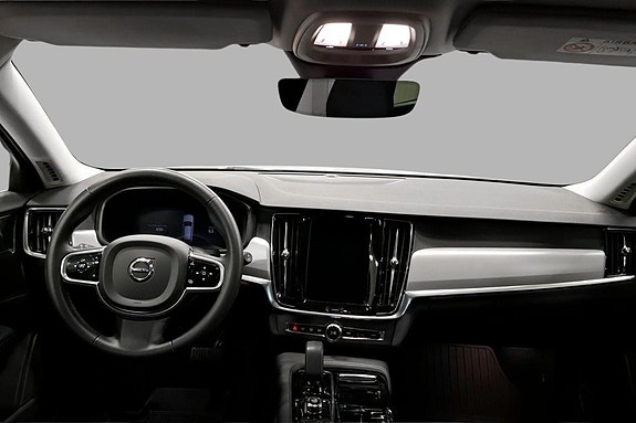 Volvo V90 10 of 29