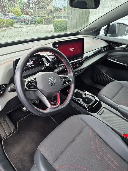Volkswagen ID.5 GTX 9 of 10
