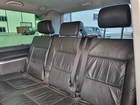 Volkswagen Multivan 29 of 30